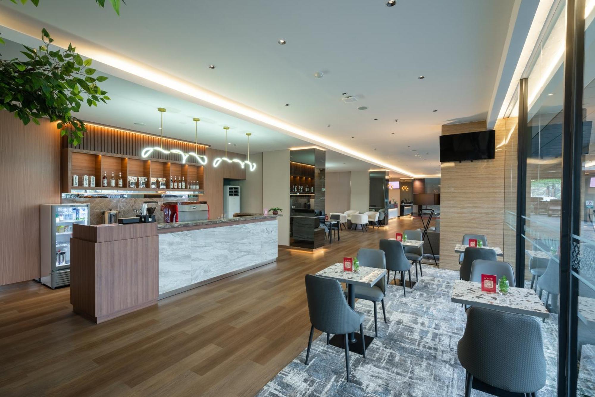 ซาฮิด เซอร์ปอง Hotel เซอร์ปง ภายนอก รูปภาพ