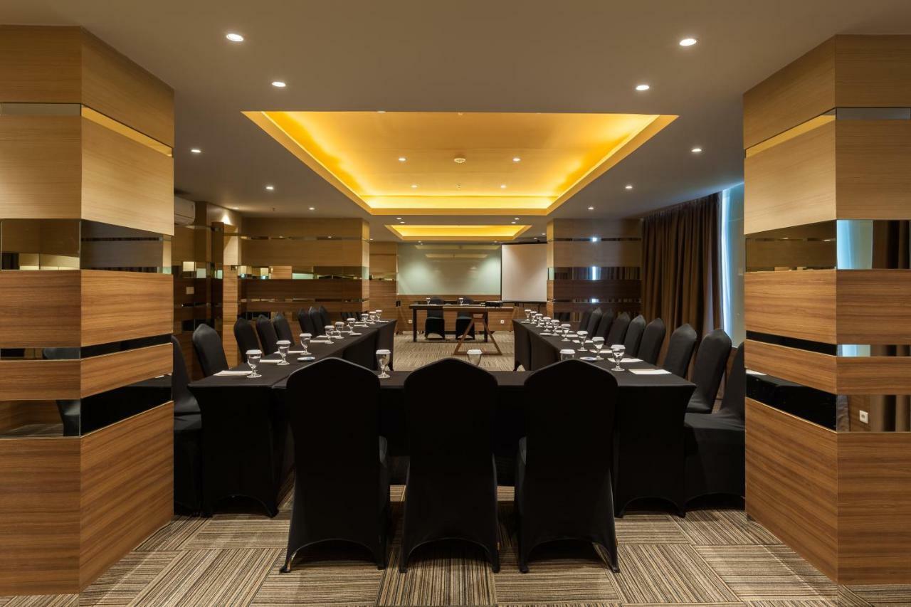 ซาฮิด เซอร์ปอง Hotel เซอร์ปง ภายนอก รูปภาพ